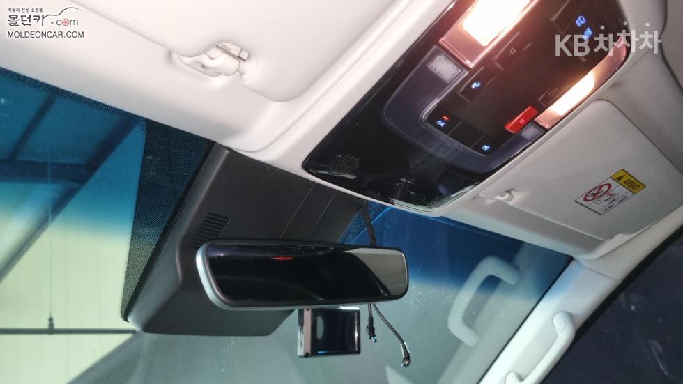Hyundai Staria — miniaturë 13