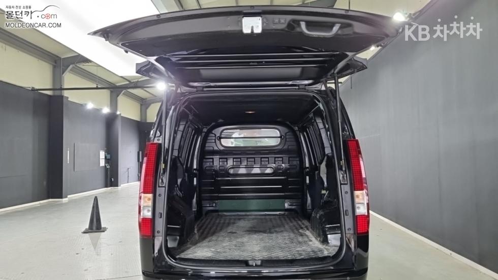 Hyundai Staria — miniaturë 16