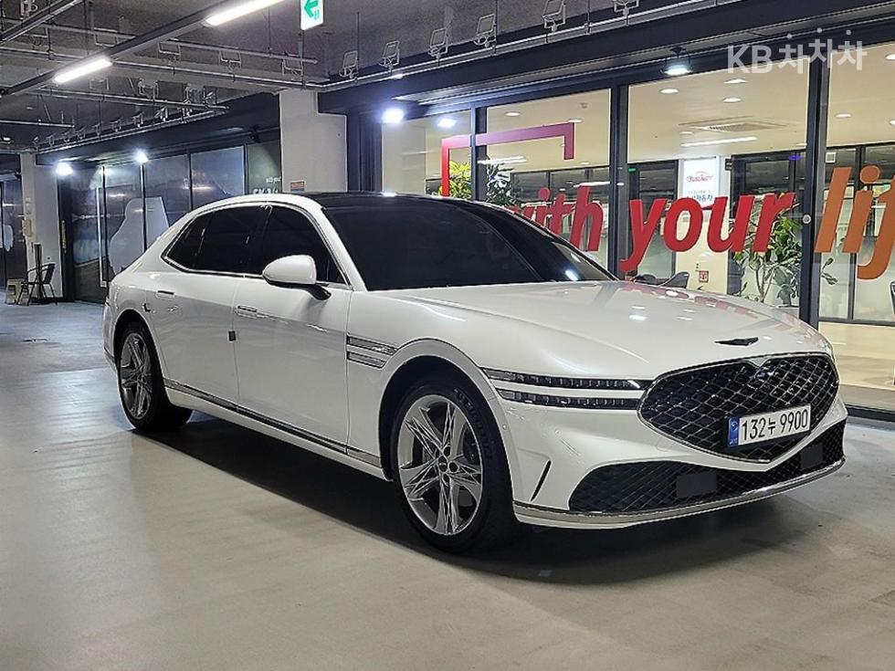 Genesis G90