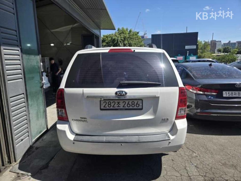 Kia Carnival — miniaturë 2