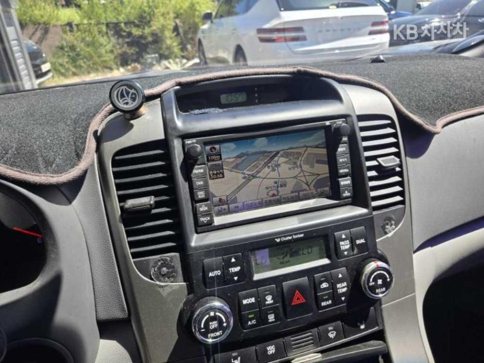 Kia Carnival — miniaturë 6