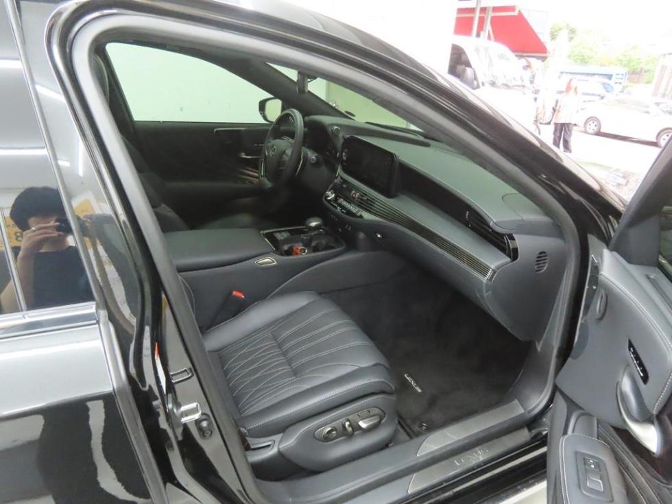 Lexus LS — miniaturë 8