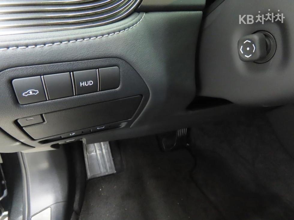 Lexus LS — miniaturë 11