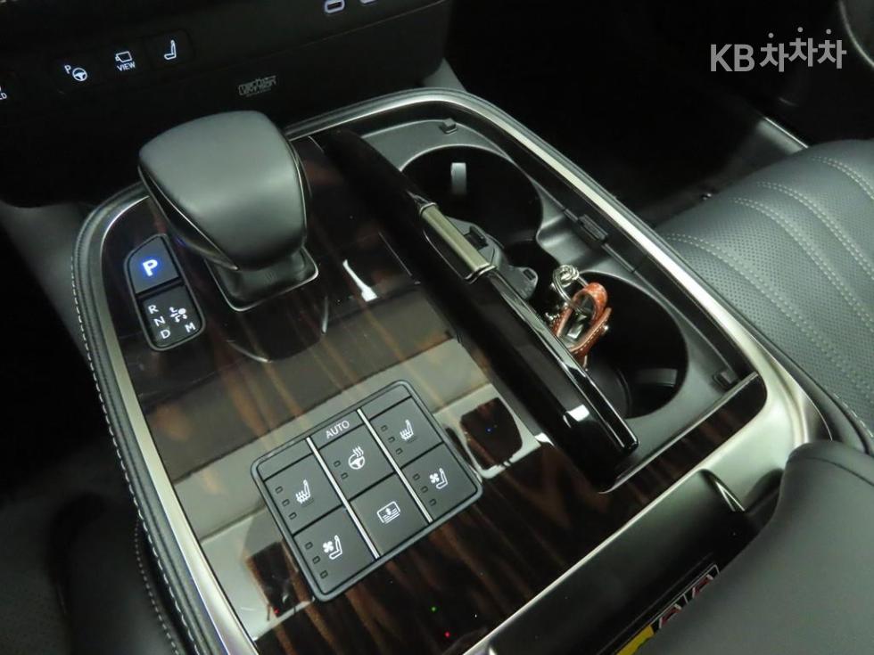 Lexus LS — miniaturë 13