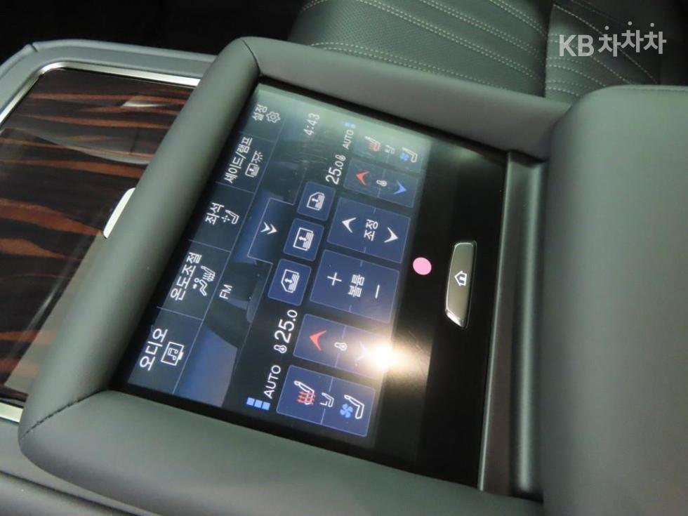 Lexus LS — miniaturë 16