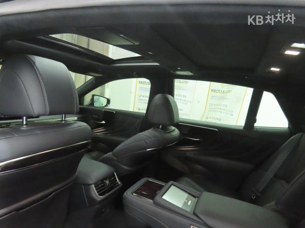 Lexus LS — miniaturë 18