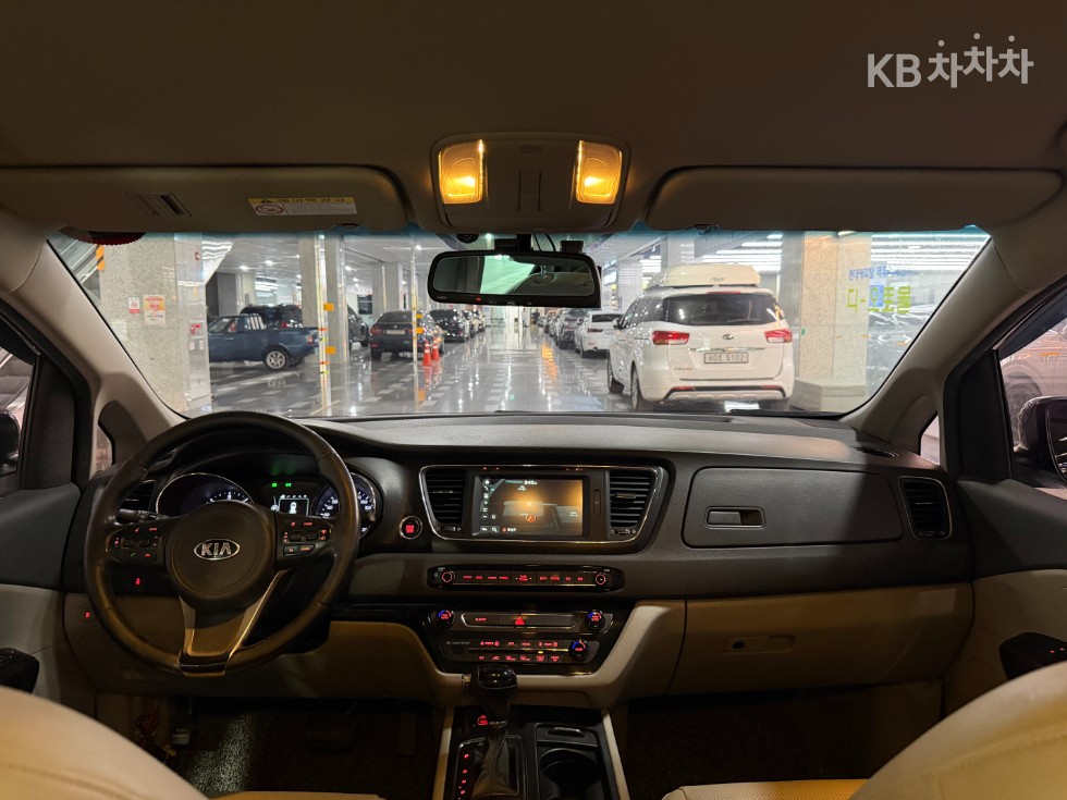 Kia Carnival — miniaturë 28