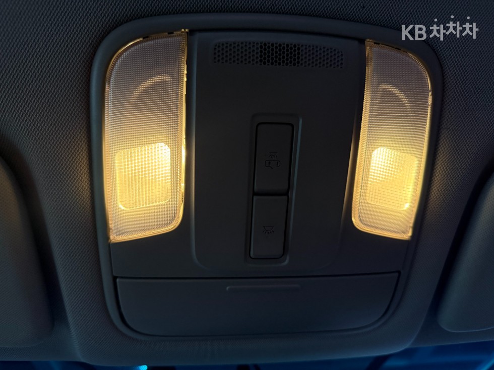 Kia Carnival — miniaturë 9