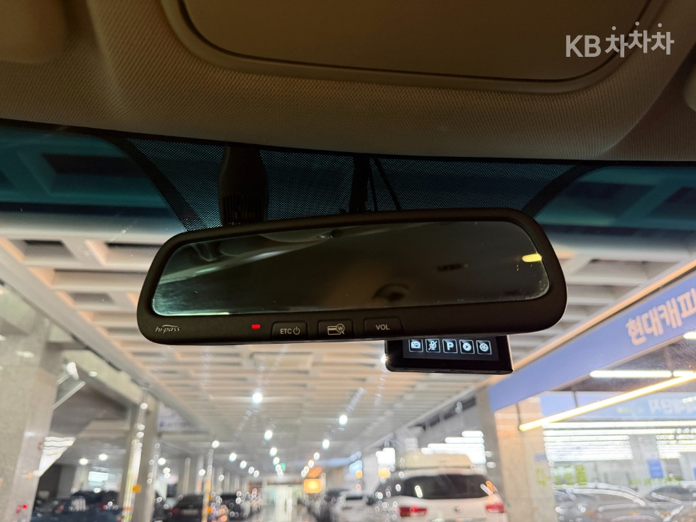 Kia Carnival — miniaturë 10