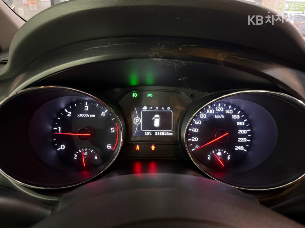 Kia Carnival — miniaturë 15