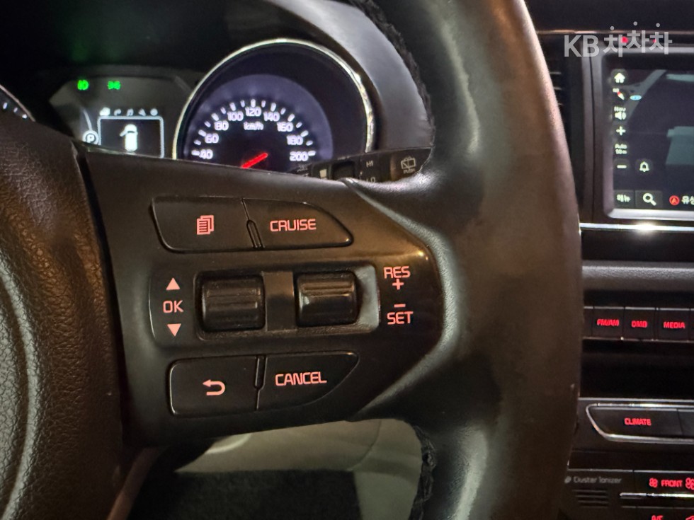 Kia Carnival — miniaturë 16