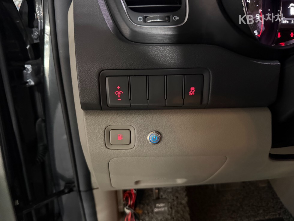 Kia Carnival — miniaturë 18