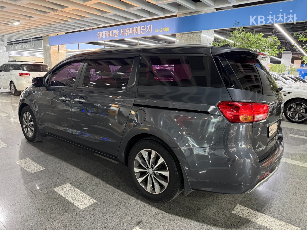 Kia Carnival — miniaturë 25