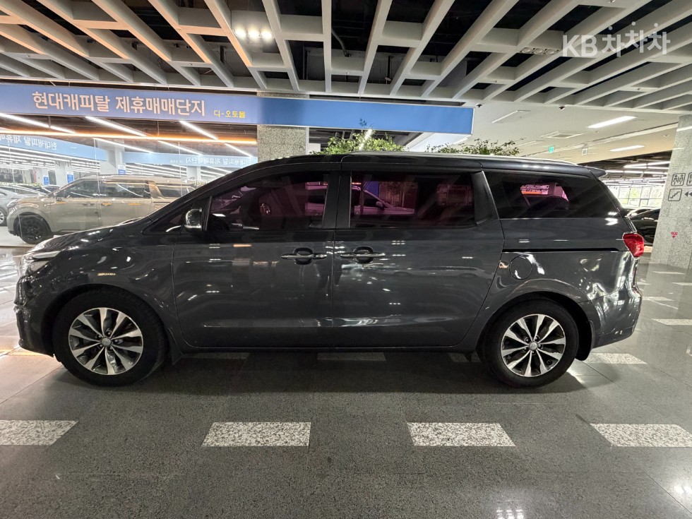 Kia Carnival — miniaturë 26