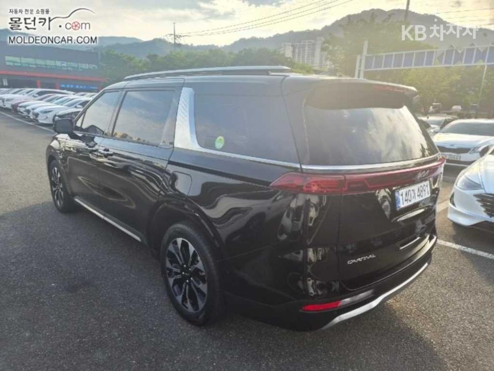 Kia Carnival — miniaturë 4