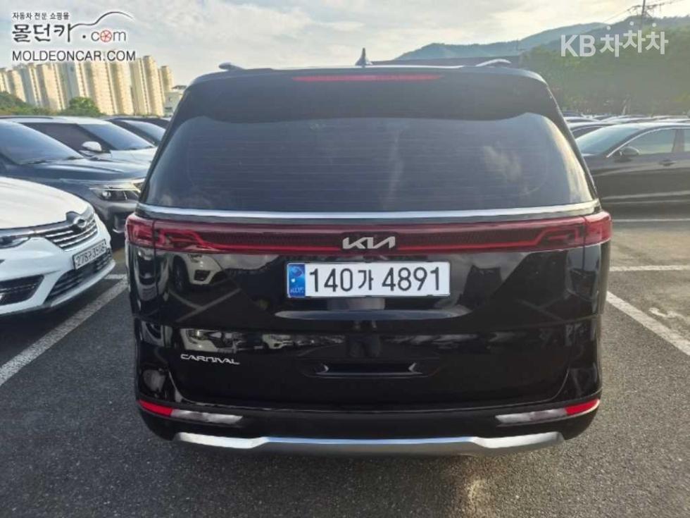 Kia Carnival — miniaturë 7
