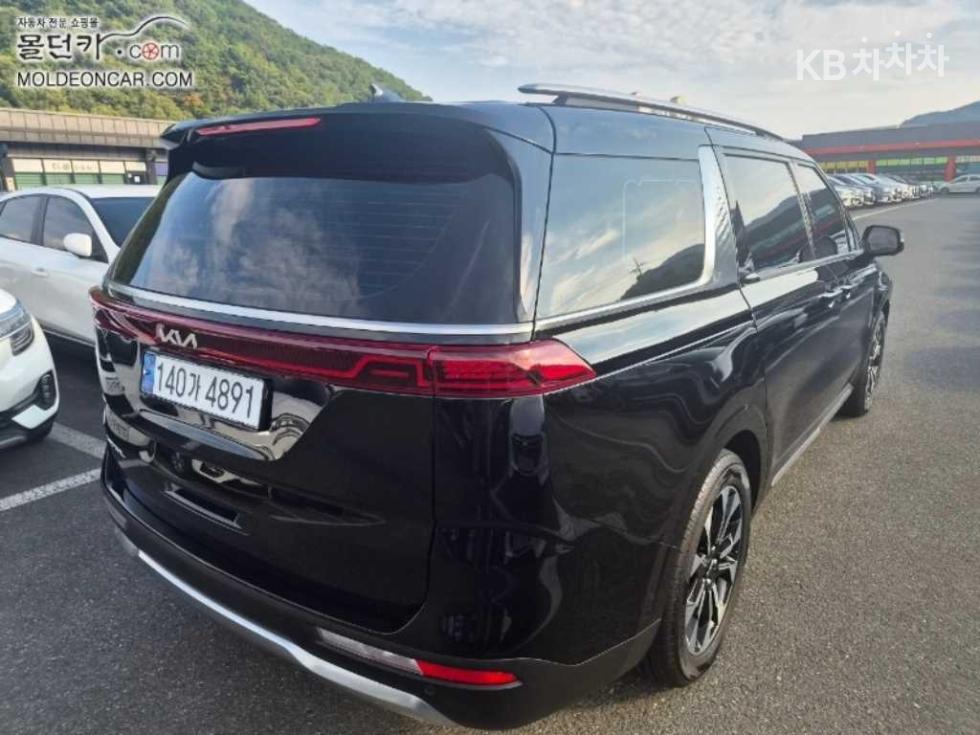 Kia Carnival — miniaturë 8