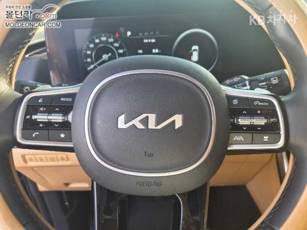 Kia Carnival — miniaturë 11