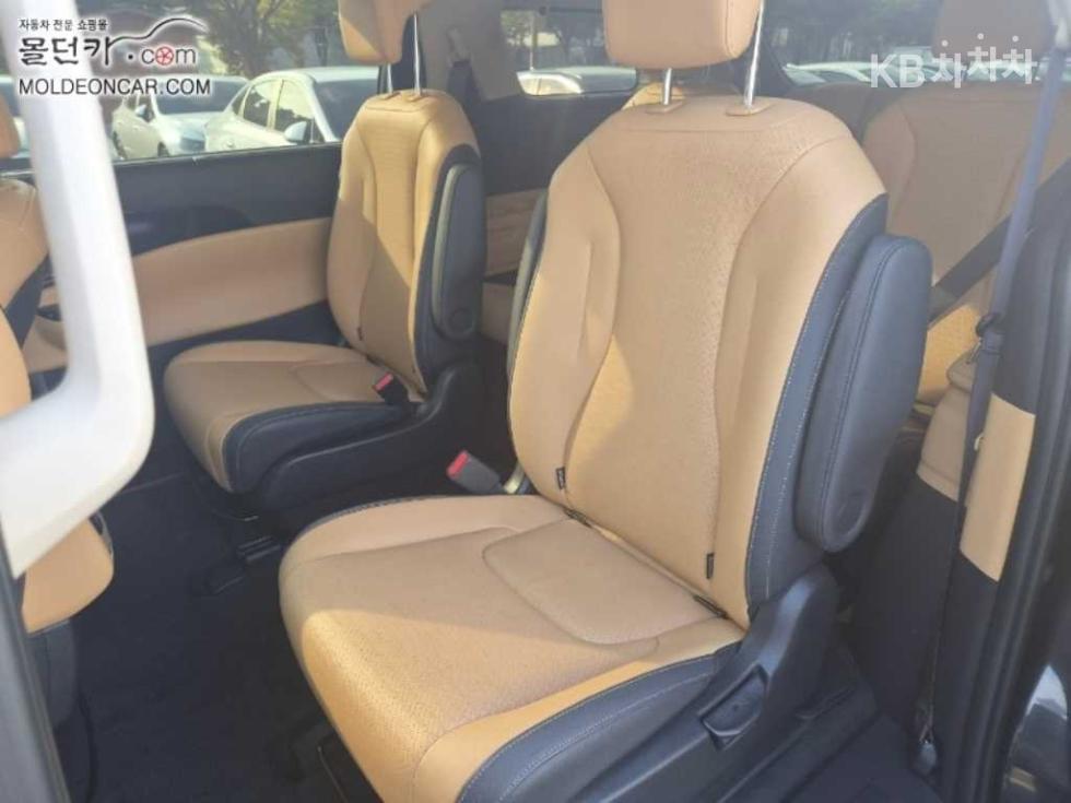 Kia Carnival — miniaturë 15