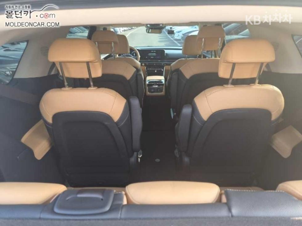 Kia Carnival — miniaturë 16