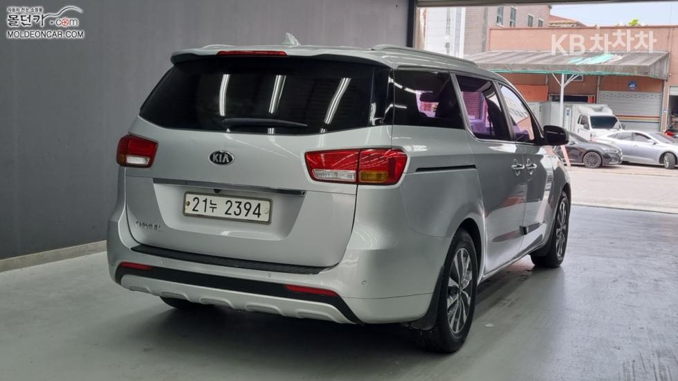 Kia Carnival — miniaturë 2