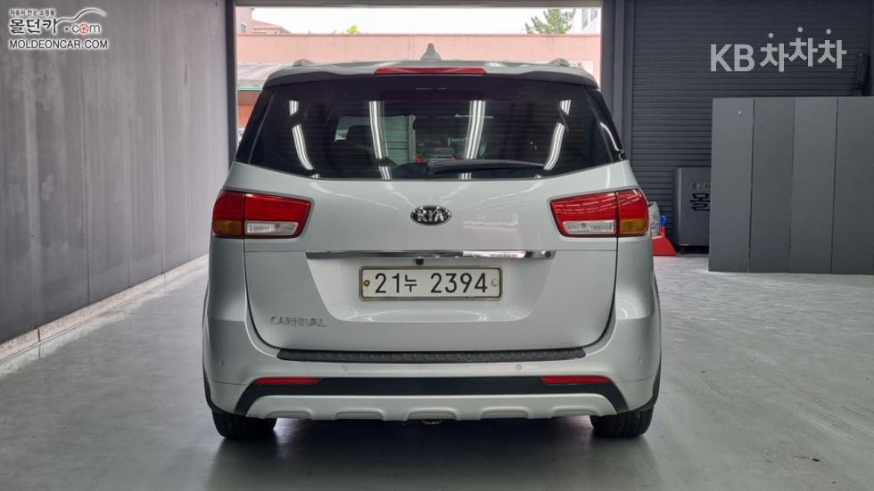 Kia Carnival — miniaturë 4
