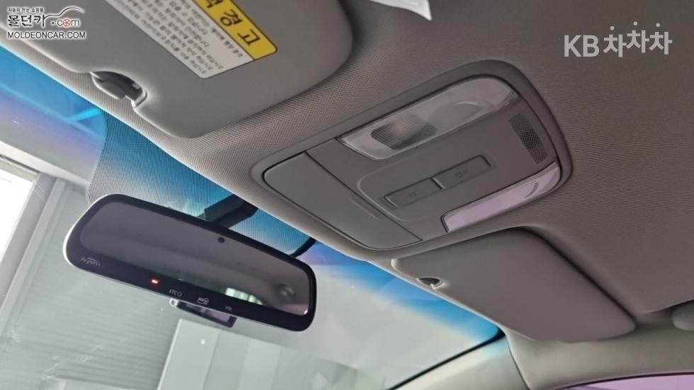 Kia Carnival — miniaturë 16