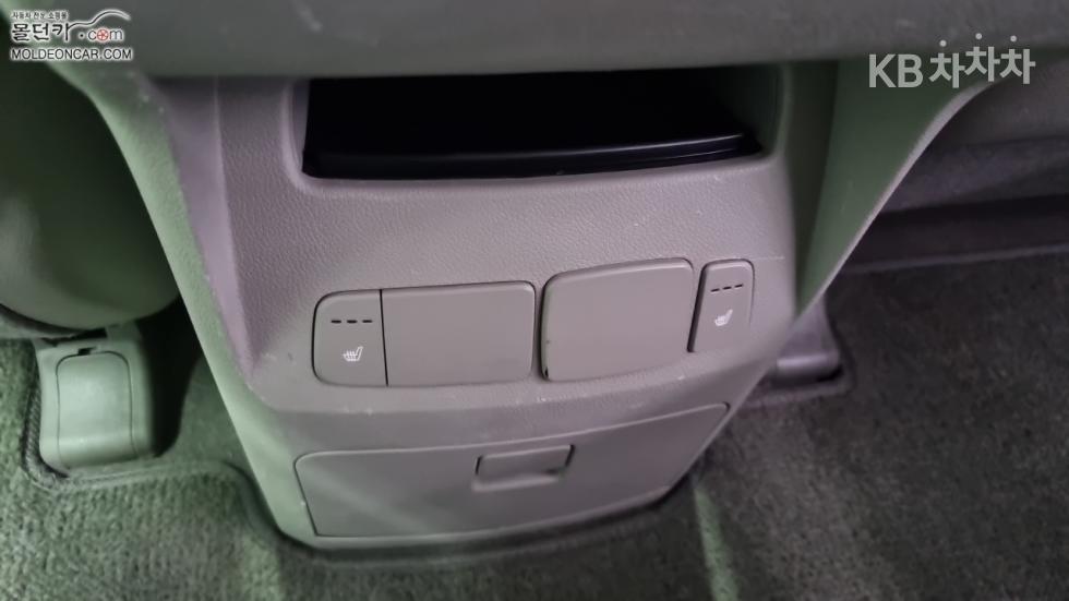 Kia Carnival — miniaturë 17