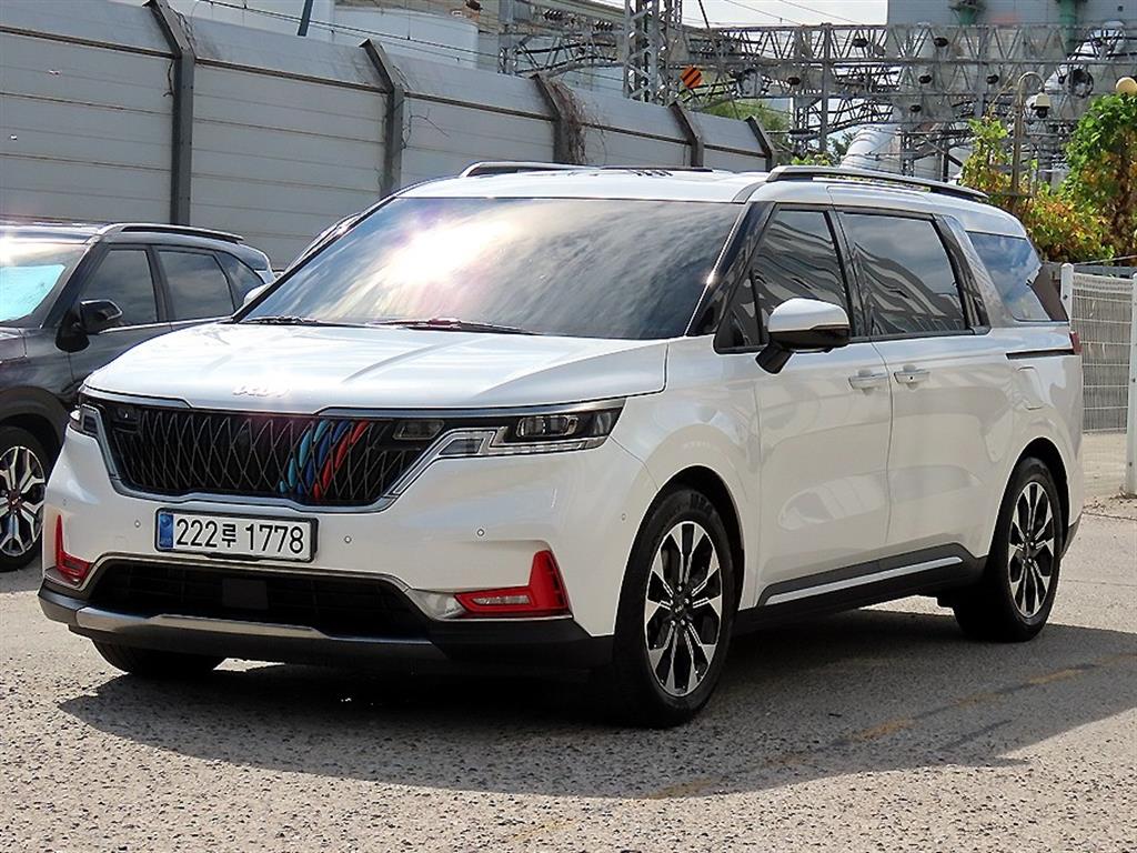 Kia Carnival — miniaturë 2