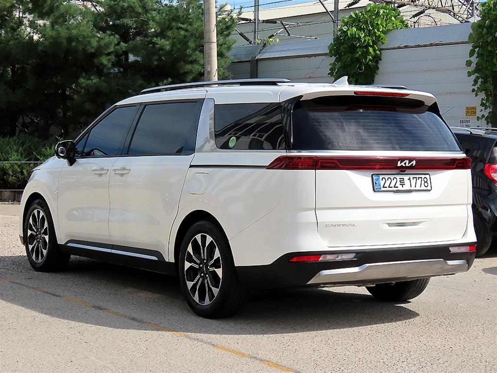 Kia Carnival — miniaturë 3