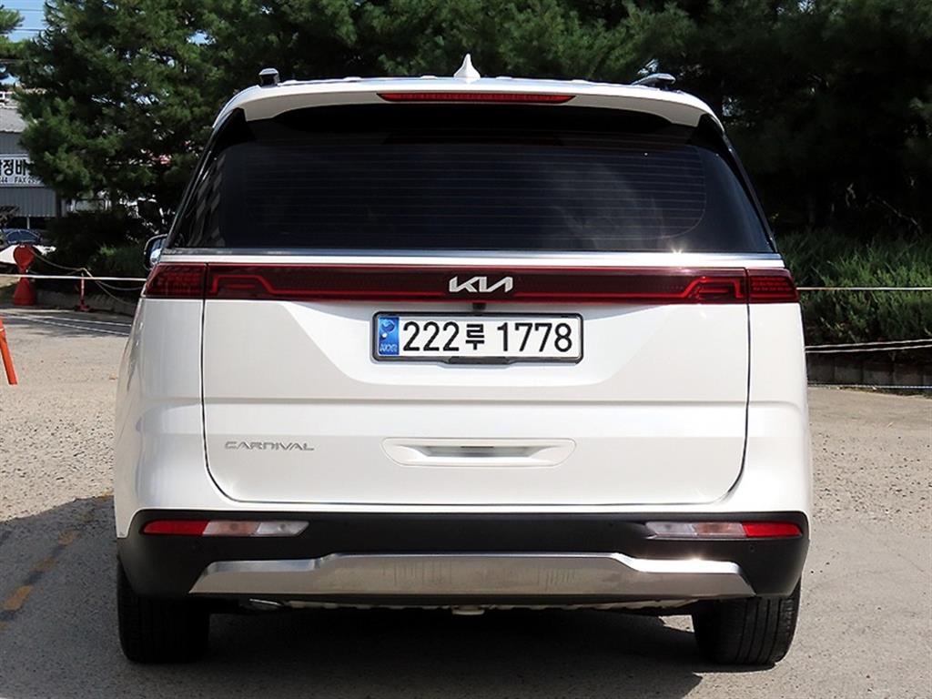 Kia Carnival — miniaturë 4