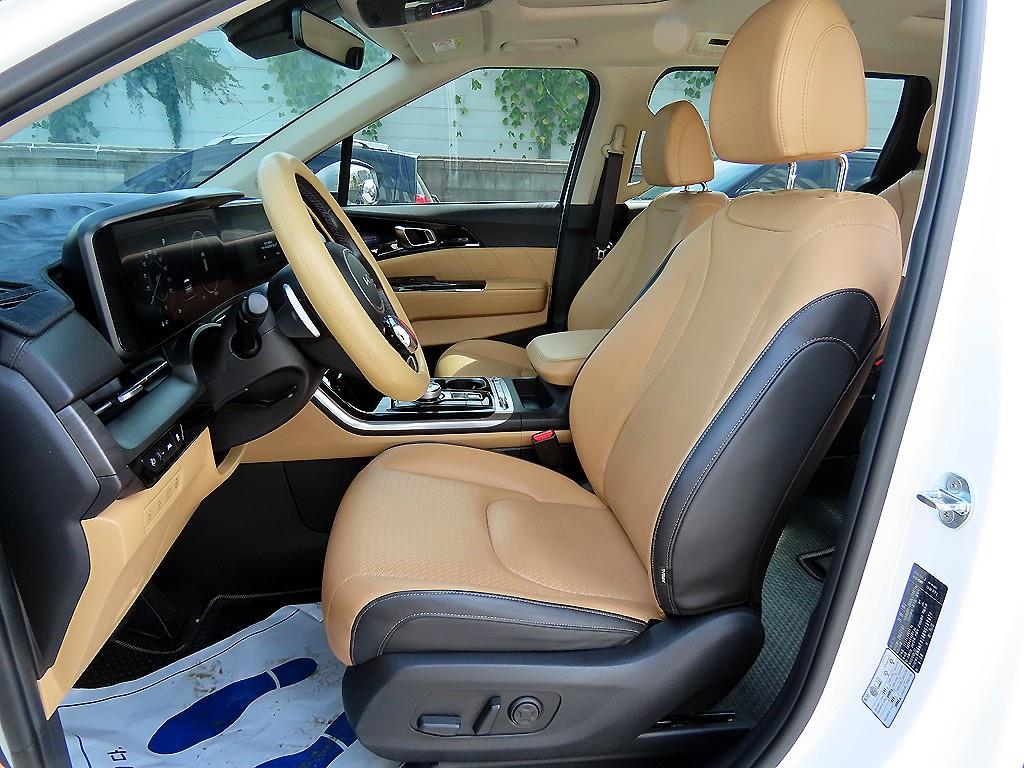 Kia Carnival — miniaturë 5