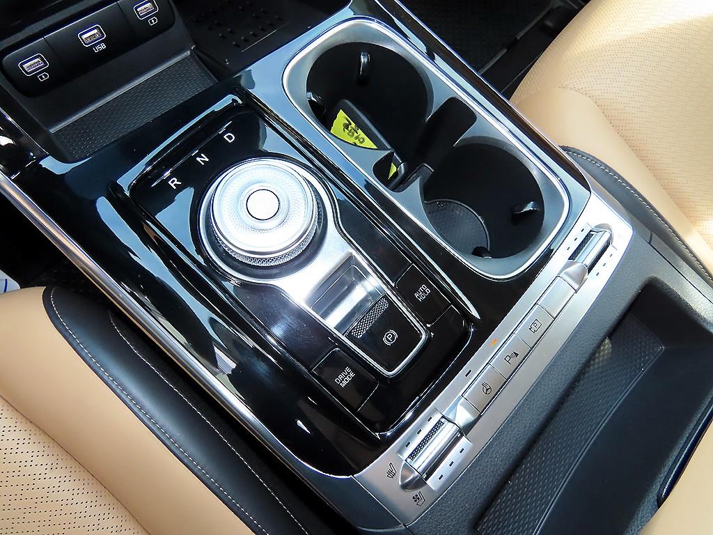 Kia Carnival — miniaturë 11