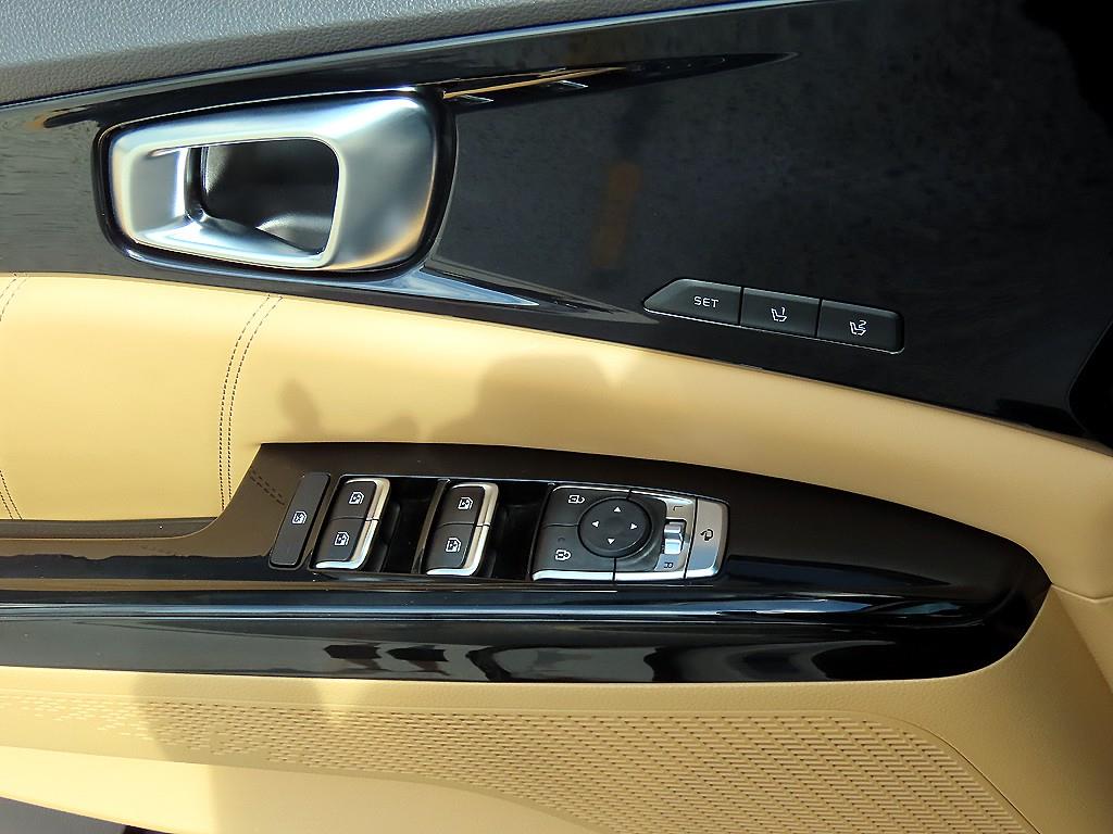Kia Carnival — miniaturë 12
