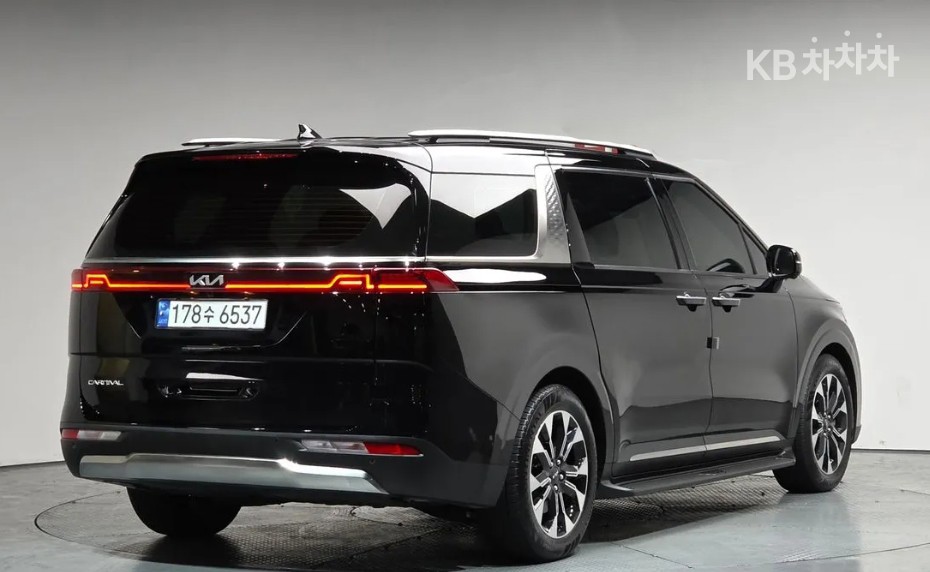 Kia Carnival — miniaturë 2