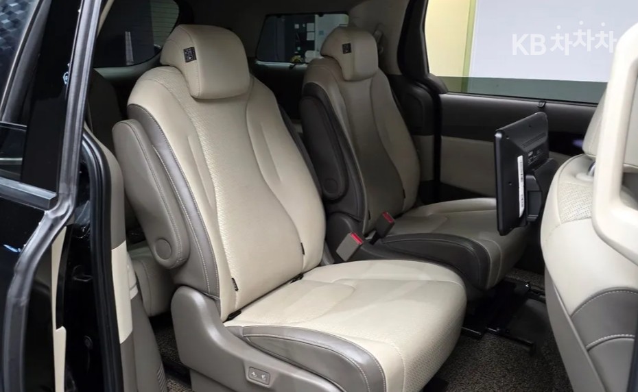 Kia Carnival — miniaturë 13
