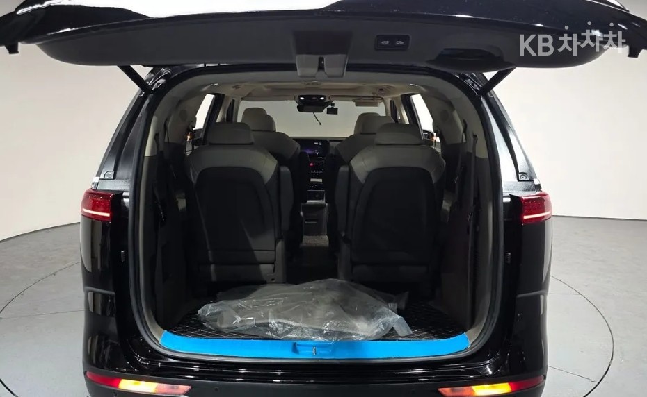 Kia Carnival — miniaturë 22