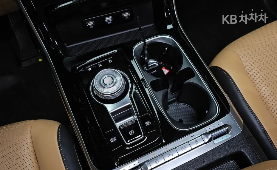 Kia Carnival — miniaturë 8