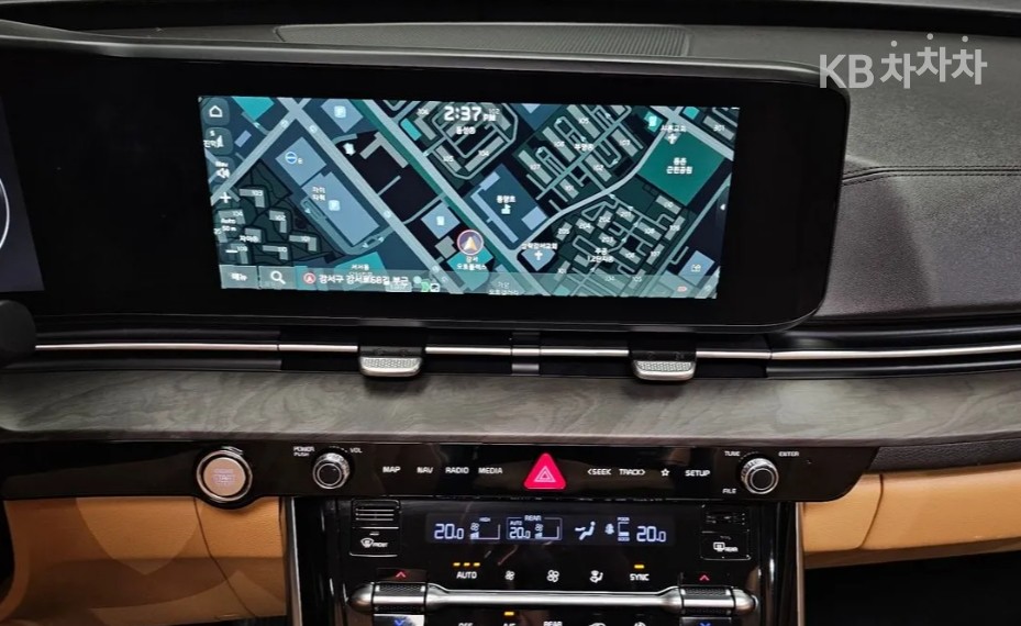 Kia Carnival — miniaturë 15