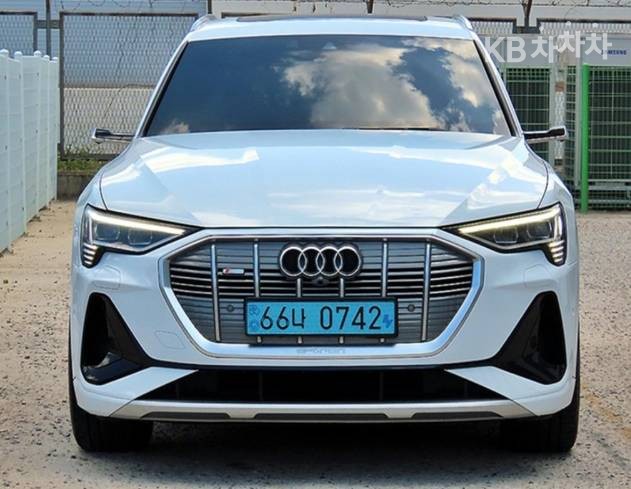아우디 e-트론 2022년식 아우디 e-tron 55 Quattro Sportback 기본형