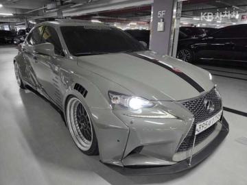Lexus IS F-Sport XE30 — foto 1