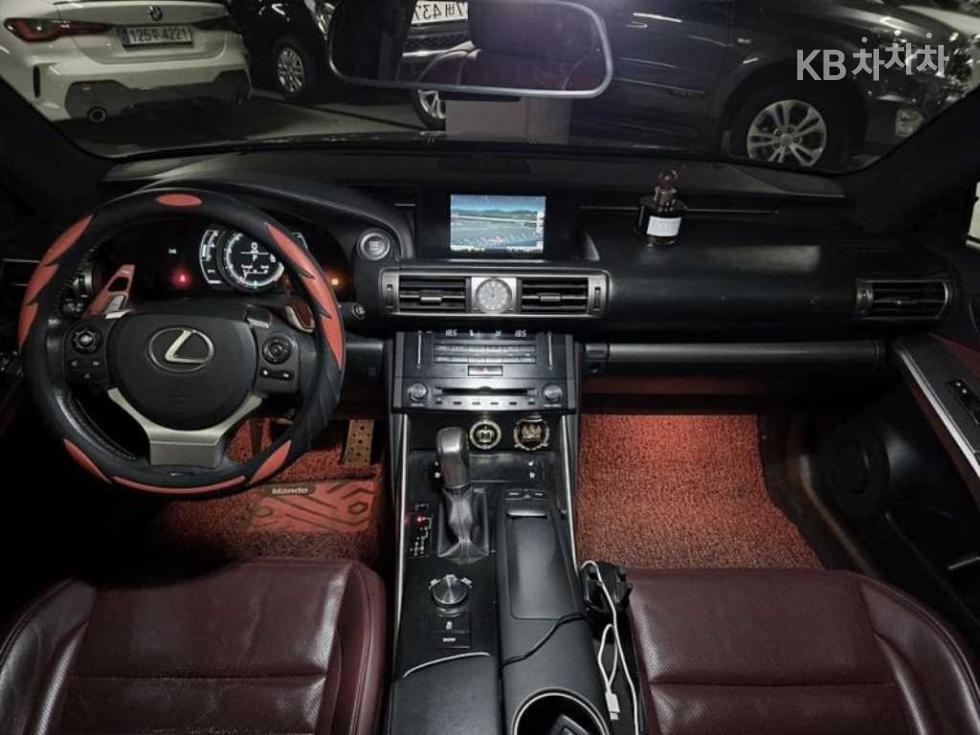 Lexus IS — miniaturë 10