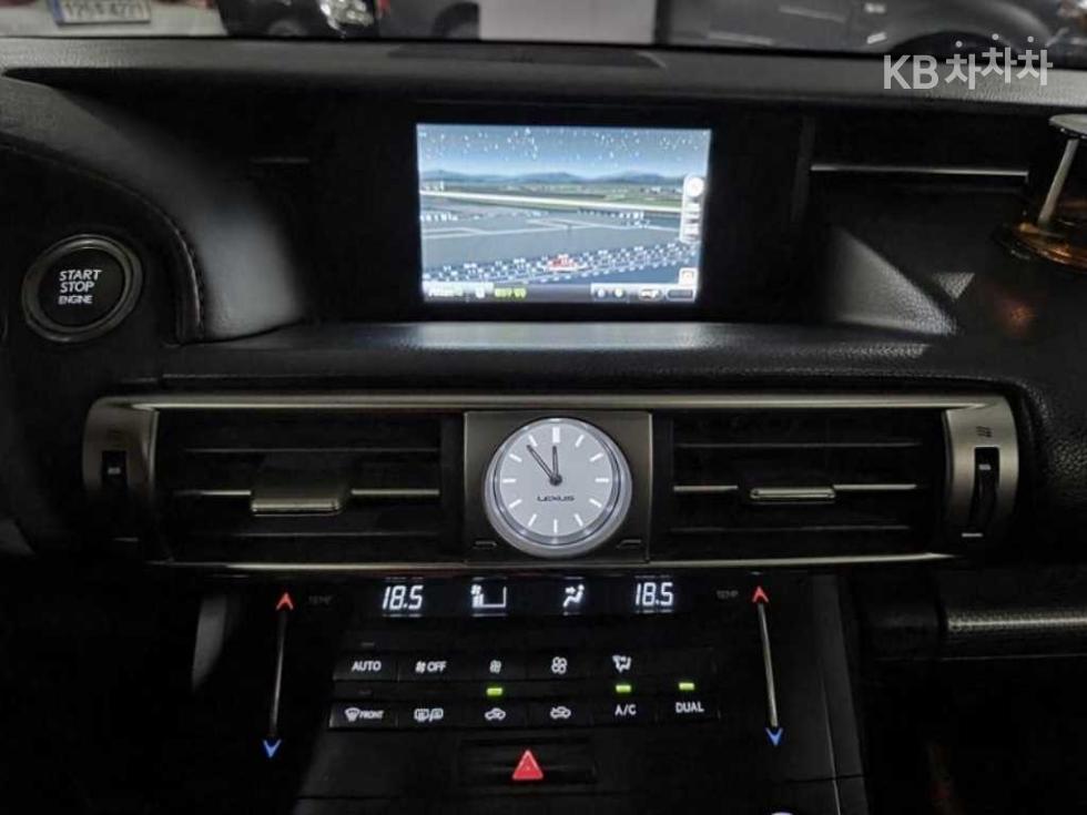 Lexus IS — miniaturë 13
