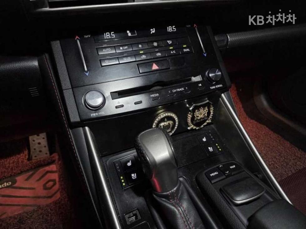 Lexus IS — miniaturë 14
