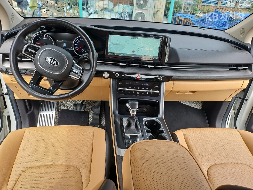 Kia Carnival — miniaturë 16
