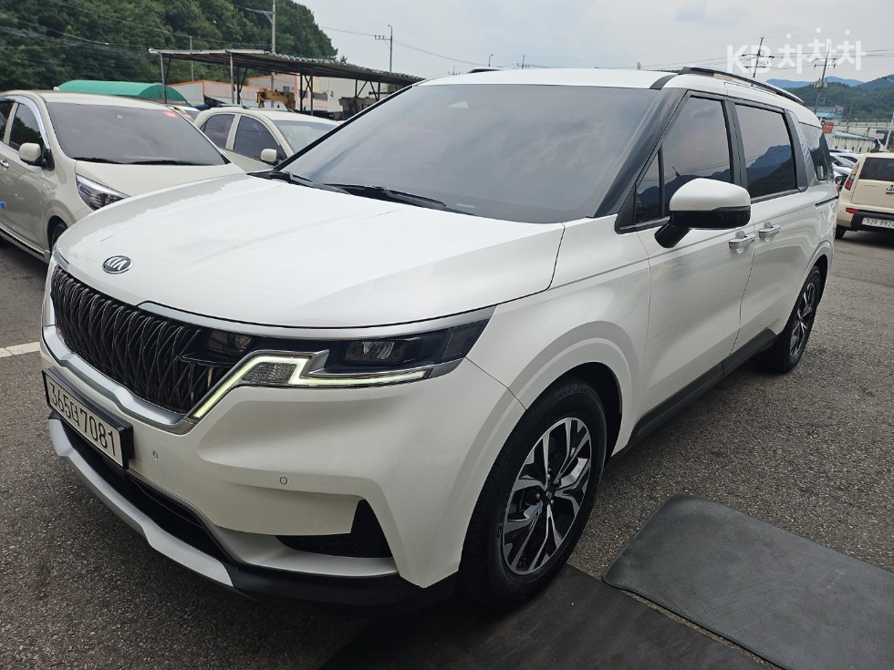 Kia Carnival — miniaturë 2