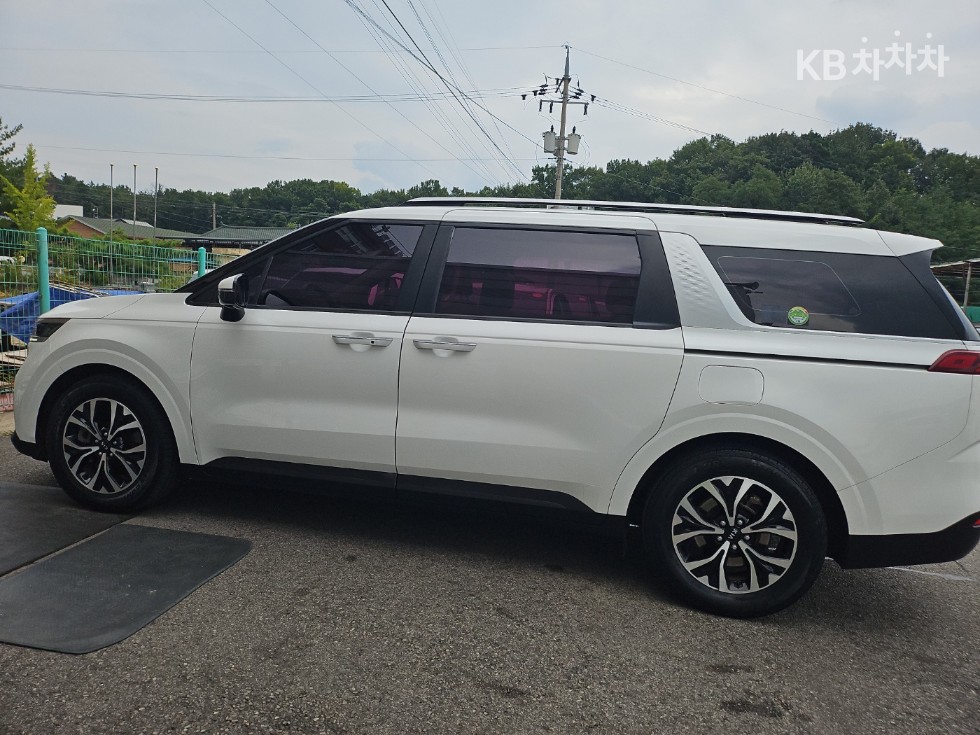 Kia Carnival — miniaturë 11