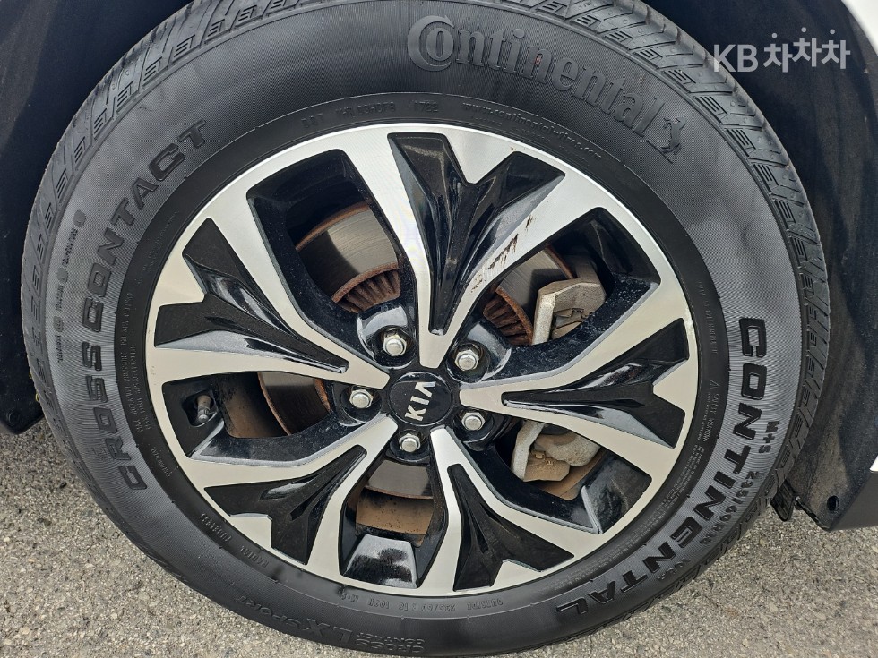 Kia Carnival — miniaturë 24