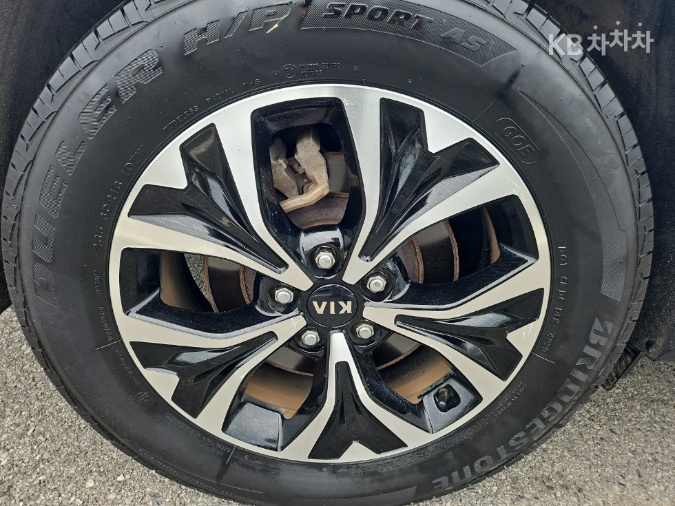 Kia Carnival — miniaturë 25