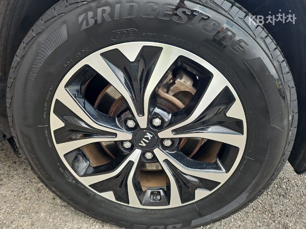Kia Carnival — miniaturë 26